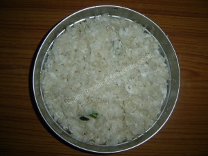 Poha using Sugar and Green Chillies (Konkani: Sakkare/Valli Mirsangi Pova)