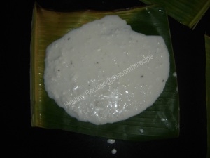 Rice Roti using Banana Leaves (Konkani: Mumbri)