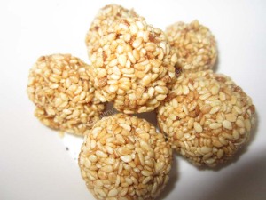 Sesame Seed Ladoos (Tila Laado)
