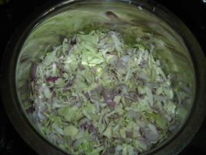 Deep Fried Cabbage and Onion (Konkani: Cabbage ani Kandya Baje)