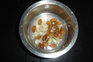 Semiya Paysam using Almond and Cashew paste (Konkani:Shevai Payas using Almond and Cashew paste)