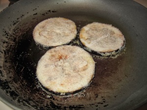 Shallow Fried Brinjal (Vayngana Phodi)2